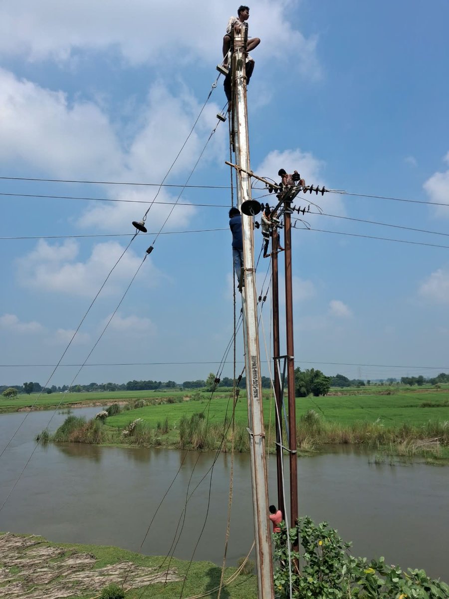 esdpurnea_west's tweet photo. Maintainence work, 33KV Sondeep feeder Bhawanipur Under ESD Purnea West.
@SEVA_NBPDCL @SEVA_BSPTCL @SEVA_SBPDCL @SEVA_BSPGCL @BiharEnergy https://t.co/m2IfX5OKcJ