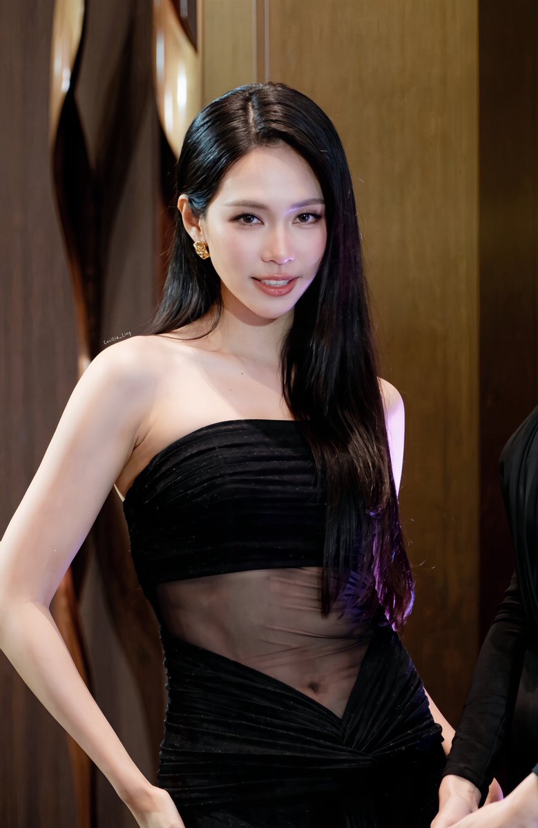 Me_MySelf_S's tweet photo. โซะมากเลยแม่จ๋า พระมหามารดา พระมหาศาสดาเคะ ทองส์อยากจะกราบงามๆวันละร้อยรอบ😳❤️‍🔥🫠🪷👑🐦‍🔥🫦

#bintsireethorn https://t.co/bf7heRoTnW