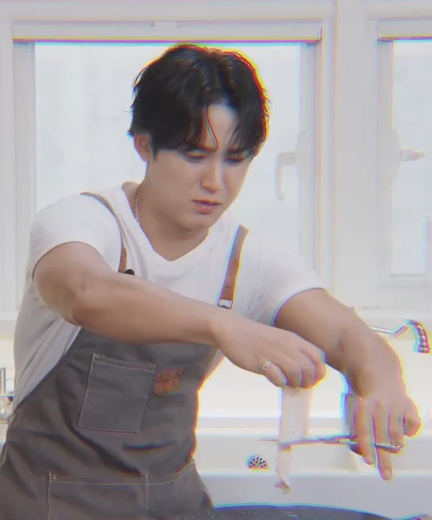wonubliss's tweet photo. mingyu cooking vlogs 🥹 https://t.co/4Z6veMN493