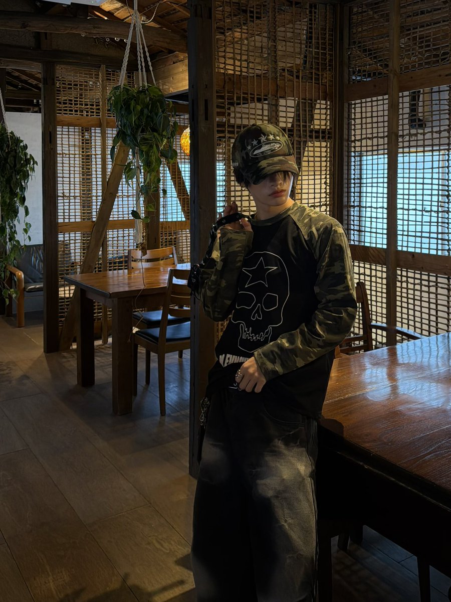 3_zik_x's tweet photo. 彼氏がこういう服装でもいいですか？ https://t.co/XlLMwjz5rL