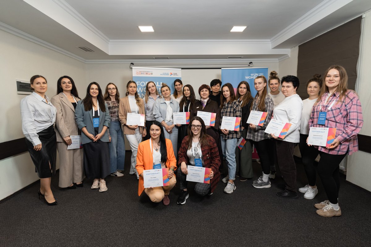 unwomenukraine's tweet photo. How can businesses turn gender equality commitments into everyday practice?
In Chernihiv, 2⃣3⃣ representatives of businesses, civil society, education & other sectors explored how the #WEPs can shape policies, HR processes, workplace practices & communications.
Read more about the training & what participants plan to take forward 🔗 https://t.co/Z3AGv9AgvL
Supported by 🇦🇹 🇩🇰 🇳🇴 🇵🇱 🇫🇮 🇫🇷 🇸🇪
@FinlandinUA @NorwayAmbUKR @PLinUkraine @FranceenUkraine @DKAMBinUkraine @SwedeninUA
