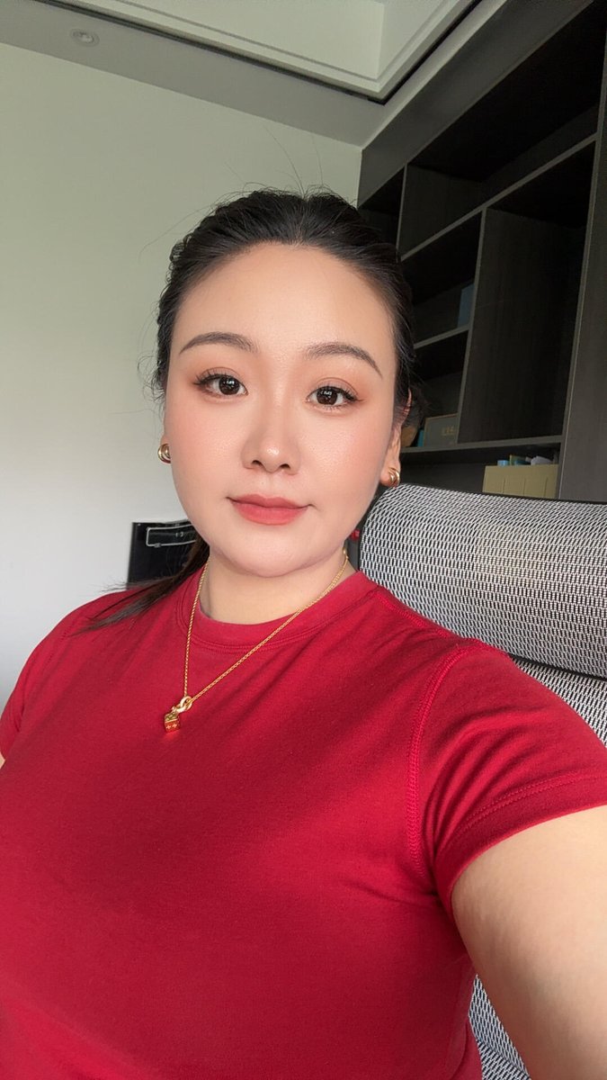 Youman41's tweet photo. 说话做事一直都挺正经的。最近突然想反差一下，把严肃暂时��一放，看看会不会有人会喜欢。 https://t.co/9d7lCfqqUp