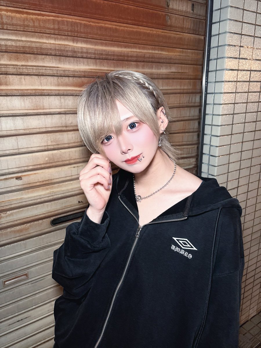 tigerlily__rion's tweet photo. しろくなったよ https://t.co/ypwA2JFIPn