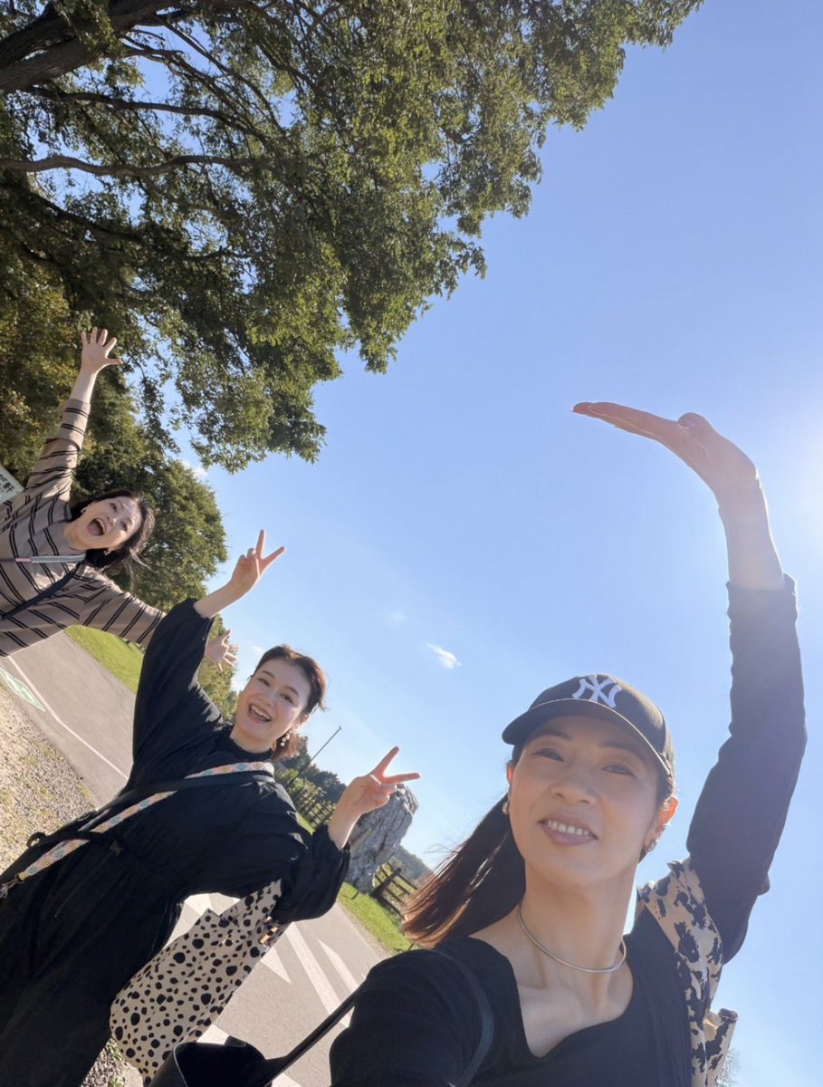 per_lar85's tweet photo. 北海道の思い出①
若き日の洋介さんとケイティでいくらになりました🐟
水族館は変わった魚が沢山いて楽しかった！

#サケのふるさと千歳水族館
#えこりん村
#瀬戸かずや
#彩橋みゆ
#石原絵理 https://t.co/qVWNCQesx4
