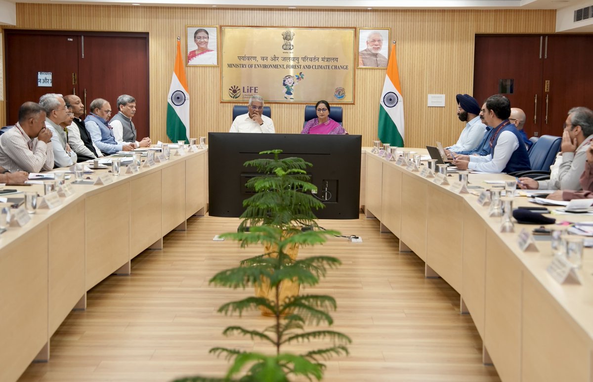 CMODelhi's tweet photo. Chief Minister Smt. Rekha Gupta attended a high-level meeting on Delhi’s air pollution control measures at Paryavaran Bhawan, chaired by Hon’ble Union Minister for Environment, Forest and Climate Change Shri @byadavbjp.

Clean air remains a year-round priority for the Delhi Government. Focused action is being taken across major sources of pollution through strict enforcement, continuous monitoring and coordinated efforts across departments.

The guidance and suggestions shared by the Hon’ble Union Minister will further strengthen Delhi’s action plan. With the continued support of the Union Government, Delhi is intensifying its efforts towards cleaner air and a healthier environment for every citizen.

Cabinet Minister Shri Manjinder Singh Sirsa and senior officials of the concerned departments were also present.

@mssirsa 

#ViksitDelhi