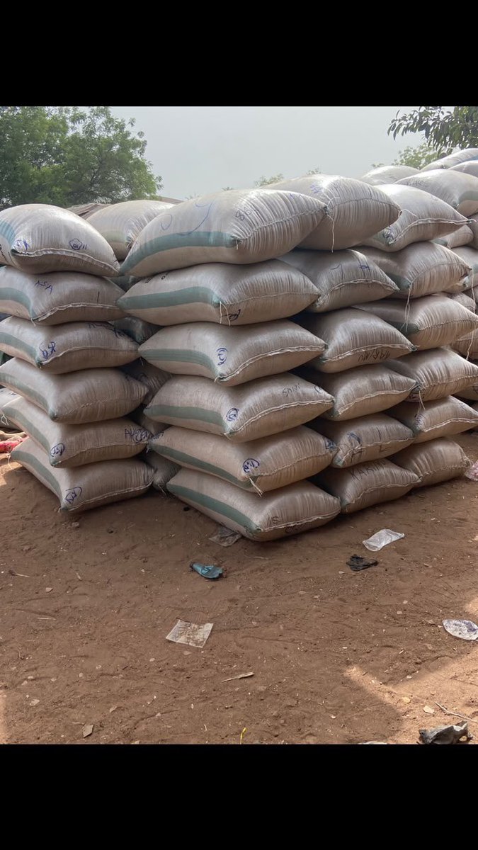 OsunTwitta's tweet photo. BUSINESS SPOTLIGHT OF THE WEEK: 
Temitayo Multibiz Enterprise (@dahtson06 )

- Agriculture -

They specialize in the buying and selling of farm produce. Anything farm and agricultural related, they’re your go to shop. Patronize them today. 🤏🏾

Contact: 07030714667, 08111815895 📞 https://t.co/gbb95qVKTR