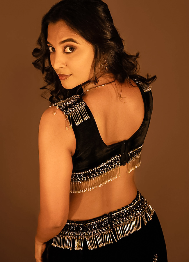 News18Telugu's tweet photo. ప్యారడైజ్‌ మూవీలో సంపూర్ణేష్‌ బాబు భార్యగా నటించిన విషిక స్టిల్స్
#vishika #actress #tollywood https://t.co/uj0GexLhsP