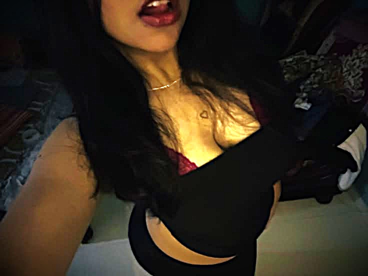 baddiesforshow's tweet photo. NAME- VIDHI MITTAL
UNIVERSITY-  CHRIST UNIVERSITY, BANGLORE 
AGE -19
 HOMETOWN - MUMBAI   
FEATURES-  BUSTY TITS , HAS A GOOD COLLECTIONS OF BRA

  #COLLEGESLUT #SEXY #DU #MU #INDIANCOLLEGESLUT https://t.co/62emtRCANr