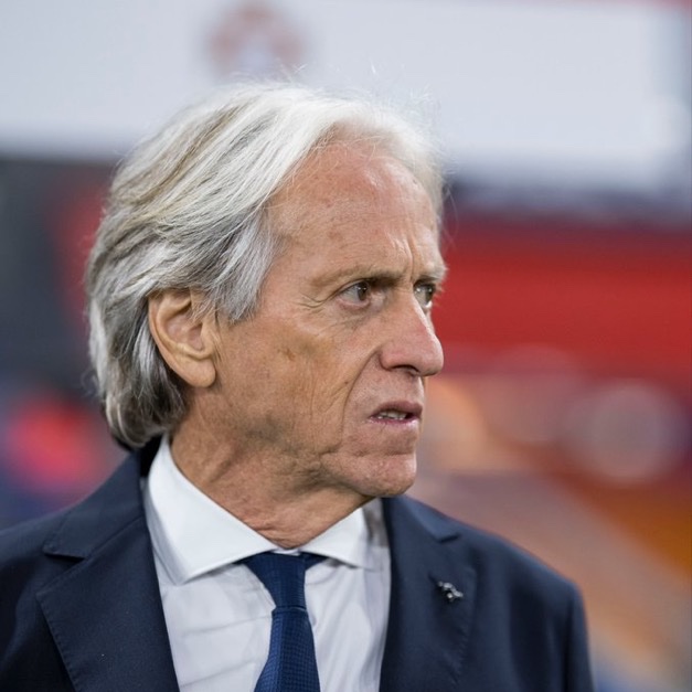 TouchlineX's tweet photo. 🚨🗣️ 𝗡𝗘𝗪: Portugal manager Jorge Jesus says he will speak to Cristiano Ronaldo after he did NOT greet the supporters:

“He didn’t greet the fans? I’m going to TALK to him. The national team is the national team.”

“Before the match, I told him I was going to play him, but in the end I didn’t. That’s football.”

“He was READY to play, but it was NOT the right moment for him. I needed a player with different characteristics.”

“I thought about bringing him on after an hour, but given the way the match was going, it wasn’t the right moment.”

“Maybe he will play against Denmark.”