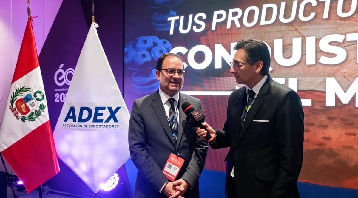 prensaperupe's tweet photo. 🇵🇪Edgar Vásquez Vela-CIEN ADEX: La edición 2026 se planificó desde antes de la anterior y ya se trabaja en la 2027, 'Expoalimentaria 2026' cierra con récord, más que una feria, son 1.100 millones de dólares en negocios proyectados. 
https://t.co/bpjhu0I0r8 https://t.co/EiUzXbqX9k
