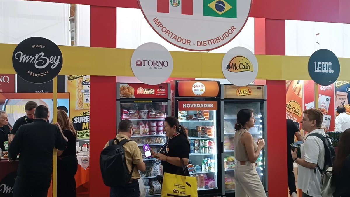 prensaperupe's tweet photo. 🇵🇪Edgar Vásquez Vela-CIEN ADEX: La edición 2026 se planificó desde antes de la anterior y ya se trabaja en la 2027, 'Expoalimentaria 2026' cierra con récord, más que una feria, son 1.100 millones de dólares en negocios proyectados. 
https://t.co/bpjhu0I0r8 https://t.co/EiUzXbqX9k