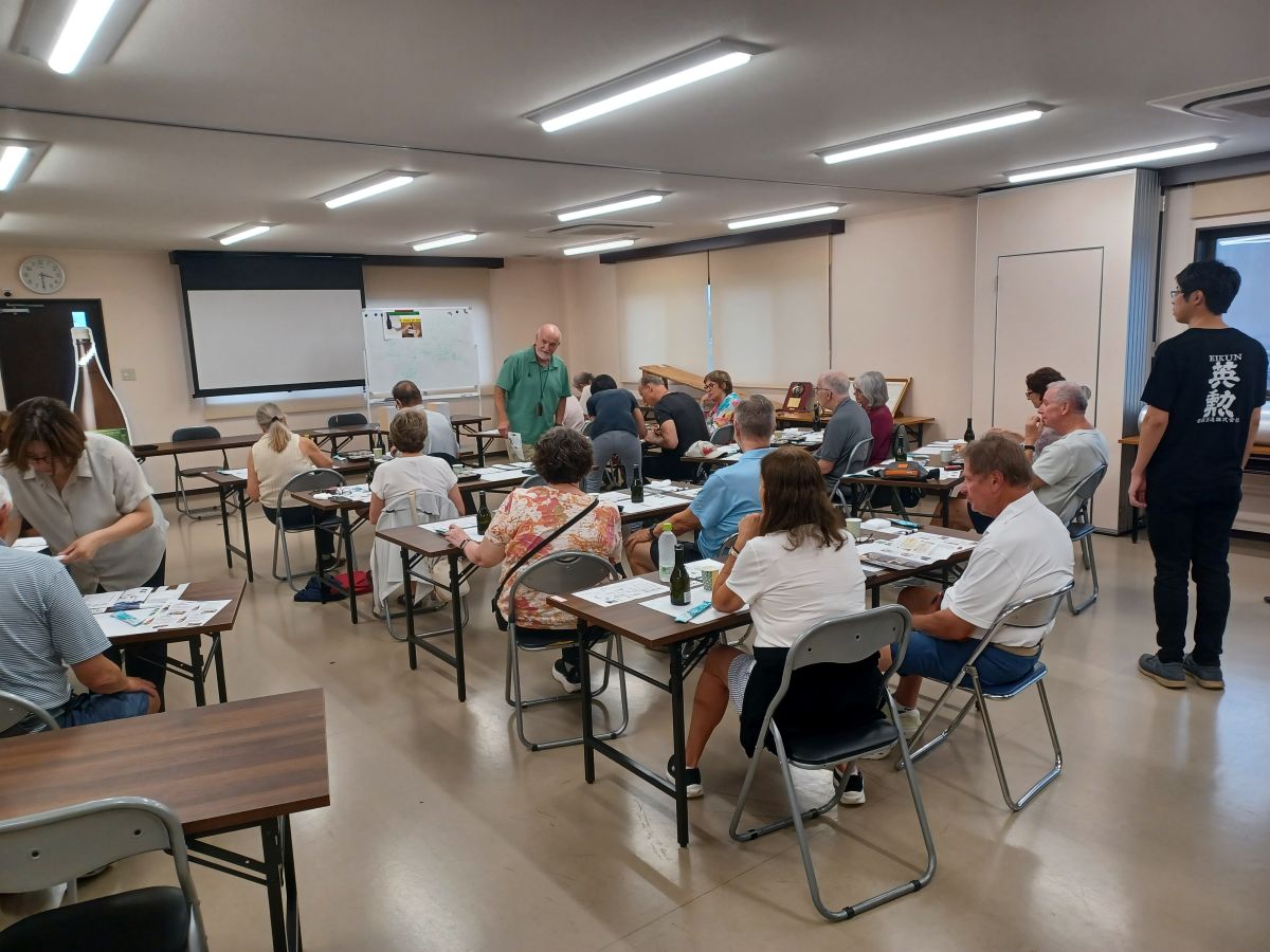 eikun_ystore's tweet photo. 本日の団体様🍶

齊藤酒造では10名以上の団体を対象として工場見学を受け付けています。
が、
「2名なんやけど10人分払うからやってくれ!」
という場合は特別対応出来る場合がございますので、ひとまずご相談ください。
世の中だいたい銭で解決できます🪙 https://t.co/6OKEwAFnv3