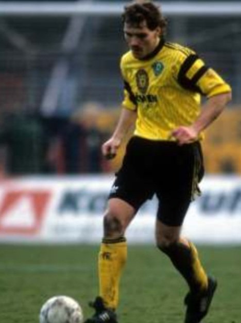 FreitalonTour's tweet photo. Die herzlichsten Geburtstagsgrüße gehen heute an den Melle. Alles Gute und maximale Erfolge #sgd1953 #ftlot #jens #melzig #1fcdynamodresden https://t.co/wIxydMzK5A
