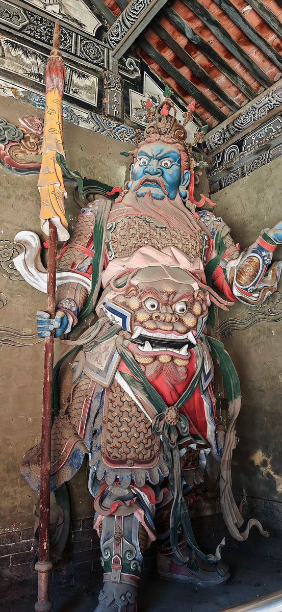 jiaumujiau's tweet photo. 长治观音堂魔家四兄弟一魔礼红、魔礼海、魔礼寿、魔礼青。这一座观音堂是明朝万历年间修的一个社庙。几十平的主殿竟然塞进去佛道儒大大小小500多位各路神仙。而魔家四兄弟是在山门处看门。 https://t.co/p2ZIW4rqSs