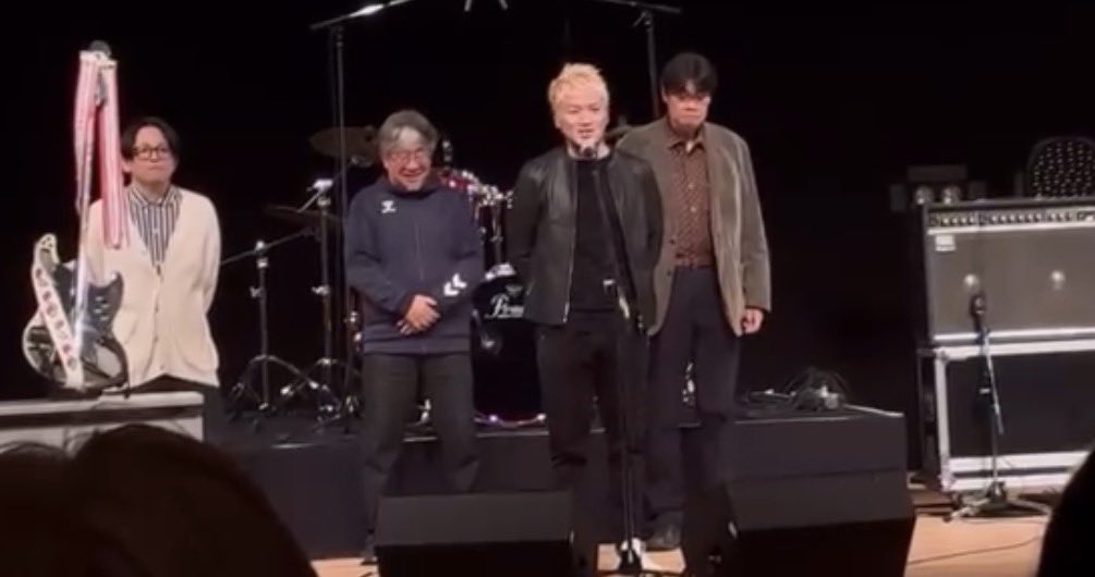 triplane_tan's tweet photo. 全道高等学校軽音楽新人大会の審査員をさせていただきました！！
しかも審査委員長という大役😳
緊張もしましたが
何より自分自身がめちゃくちゃエネルギーをもらいました！

今、こんなにも高校の軽音楽部が盛り上がっていることを全く知らず
生徒のみんなが心から音楽を楽しんでいる姿がグサグサ心に刺さりました。

一番緊張したのは、
ステージで総合グランプリの発表と審査講評・総括のコメント😌

嬉しくて泣いている子
賞に届かず泣き崩れている子。

この日のために本気で頑張ってきたんだなと思うと
これまた心にグサグサ刺さりました。

改めて思った。

バンドって楽しいよね☺️

総合グランプリの「ほわじゃお」
本当におめでとうございます🎉👏