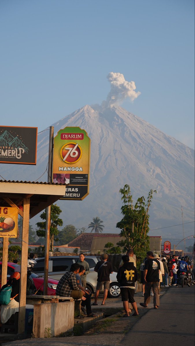 LLLYH_Rainbow's tweet photo. Semeru🌋&amp;Sewu💦 https://t.co/g7txJu5sjA
