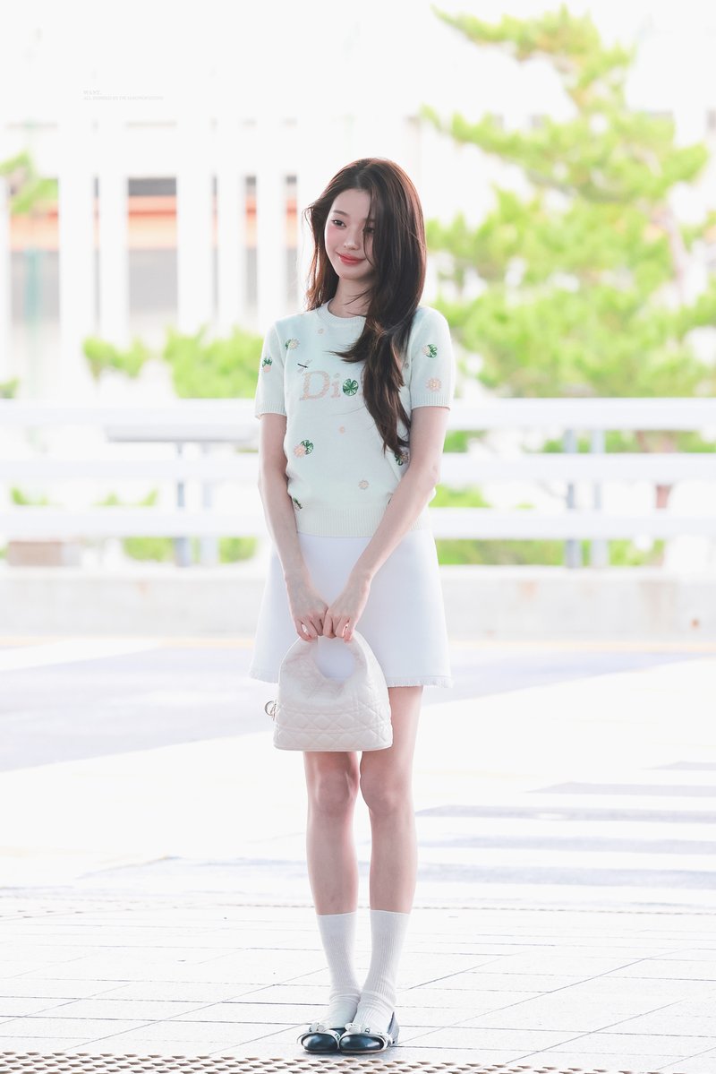 want__wy's tweet photo. 260928 ICN #ParisBoundWonyoung #JANGWONYOUNG #WONYOUNG #장원영 #DiorSS27 @Dior @IVE_twt https://t.co/WTITFZYOHO