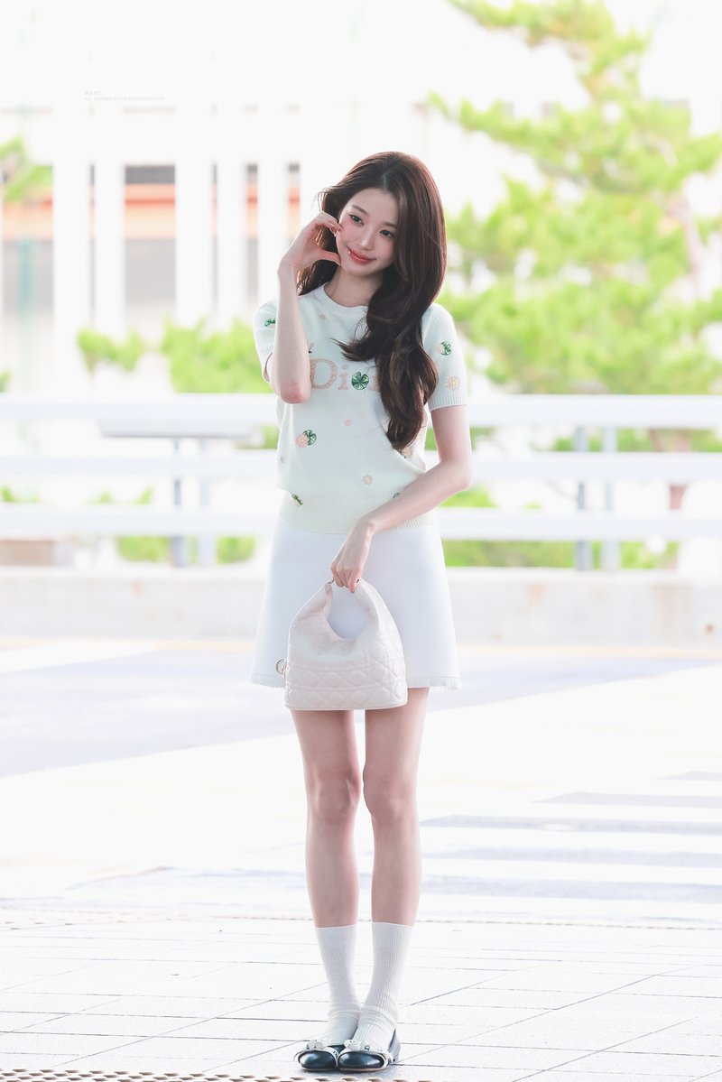 want__wy's tweet photo. 260928 ICN #ParisBoundWonyoung #JANGWONYOUNG #WONYOUNG #장원영 #DiorSS27 @Dior @IVE_twt https://t.co/WTITFZYOHO
