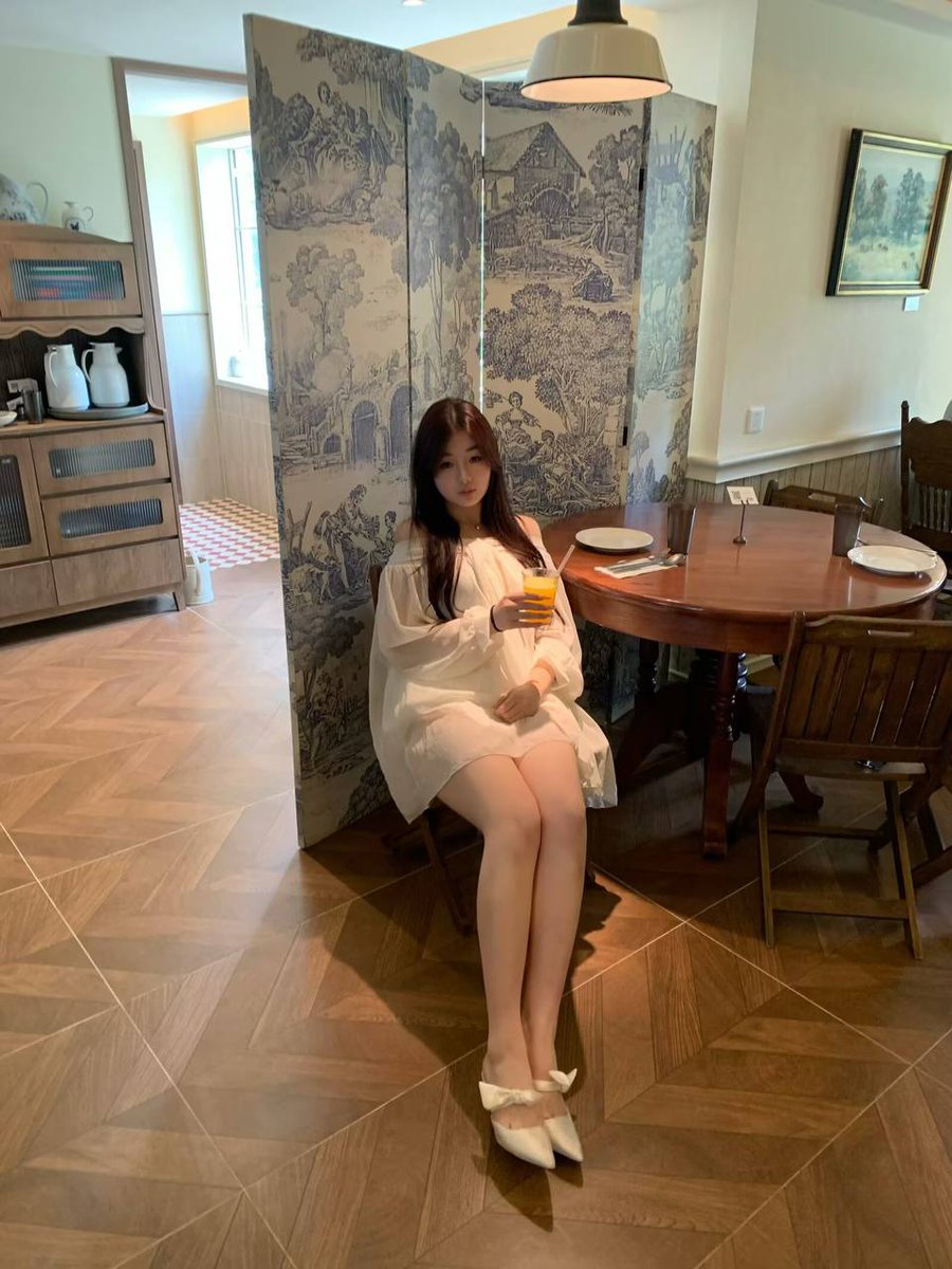 IvysOg07's tweet photo. ai换脸地址在上方主页资料处👆👆 https://t.co/ne9YiijZnK