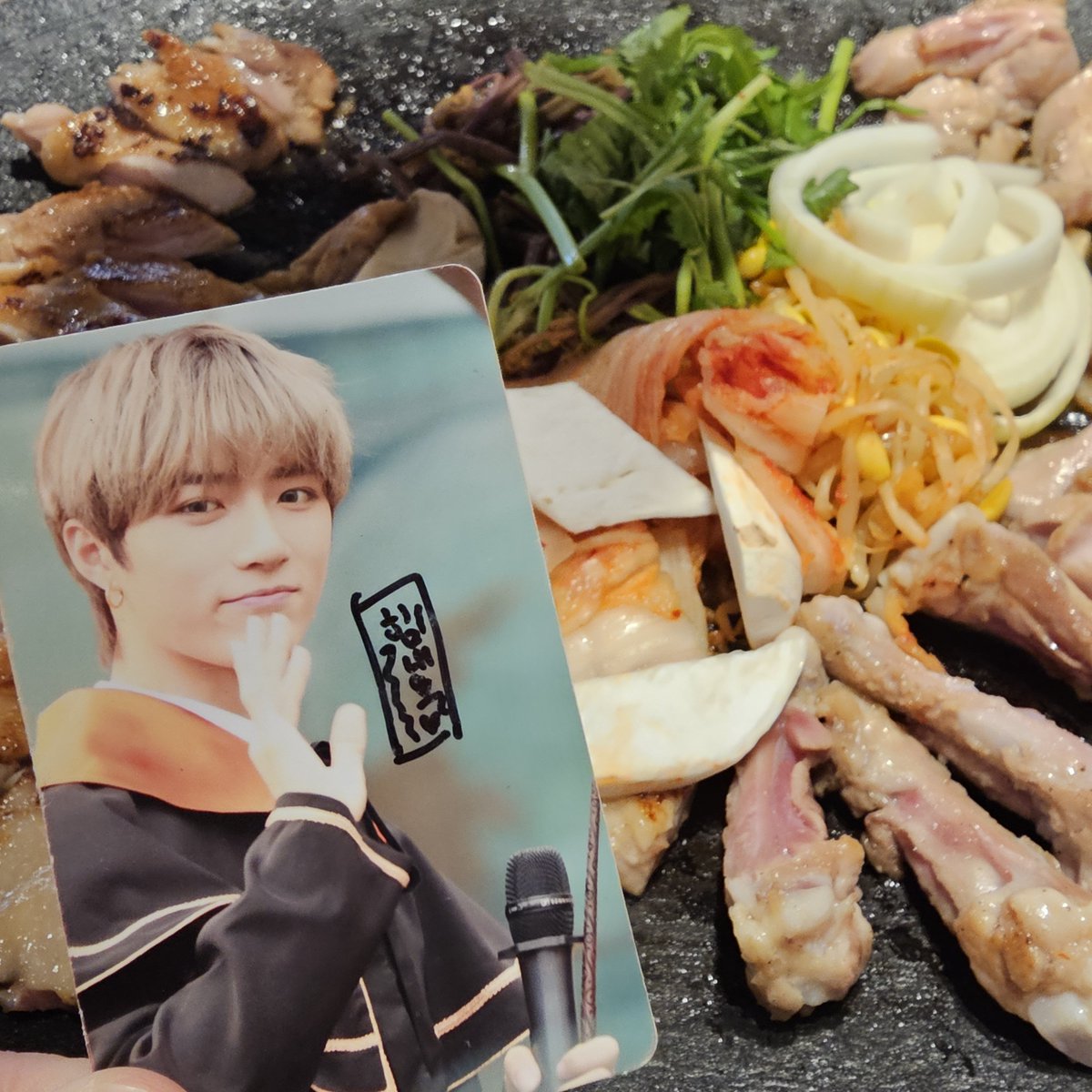 chocoteddybear's tweet photo. 야장과 루프탑의 계절이다! 같이 갈 사람~ https://t.co/MMF4IO98b1