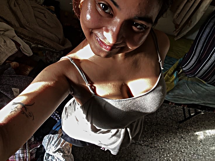 baddiesforshow's tweet photo. NAME- VEDANSHI PANDIT
UNIVERSITY- ASHOKA UNIVERSITY 
AGE -22     
HOMETOWN - MUMBAI   
FEATURES-  BUSTY TITS , STUBBLE ARMPITS  

#COLLEGESLUT #SEXY #DU #MU #INDIANCOLLEGESLUT https://t.co/hTEeoywDrs