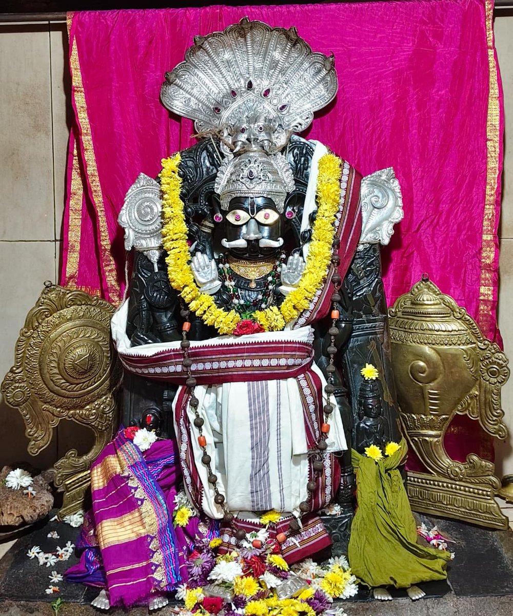 Toravinarasimha's tweet photo. 28-09-2026 ಶ್ರೀ ಕ್ಷೇತ್ರ ತೊರವಿ ಶ್ರೀ ಲಕ್ಷ್ಮೀ ನರಸಿಂಹ ಸ್ವಾಮಿಗೆ ಇಂದಿನ ವಿಶೇಷ ಅಲಂಕಾರ ಪೂಜೆ https://t.co/umujXcM6RW