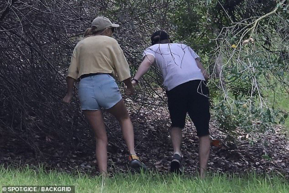taycrumbs's tweet photo. joe has always been a massive narcissist. he cared for his own fame while taylor was just an accessory to it. i will say again that i think the only reason he decided to date her was because he thought he would become more famous than her. when they met her reputation was ruined and she was desperate for normalcy. he kept her in debt to by using the “i loved you when no one else did” to feel like she had to stay. once her career outshined his ego that’s when he decided to let her go.