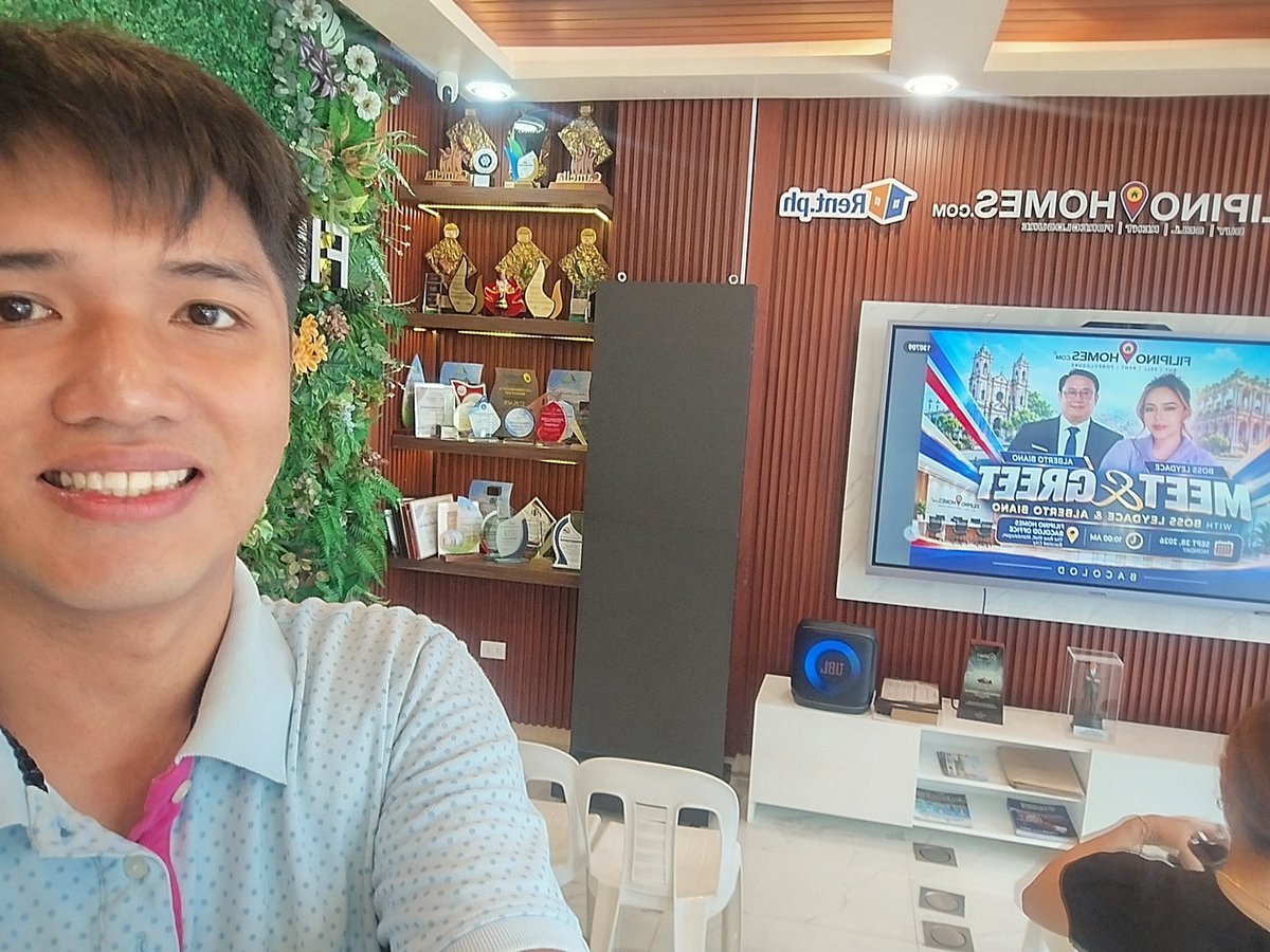 songco_aldwin's tweet photo. Had an incredible Meet & Greet session with Boss Leydace and Alberto Biano today at our Filipino Homes Bacolod office! π
Moments like these keep us inspired and aligned to serve our home buyers and investors better. Onward and upward! π
#TeamRedDiamonds #FilipinoHomes https://t.co/92EGtDNXw7