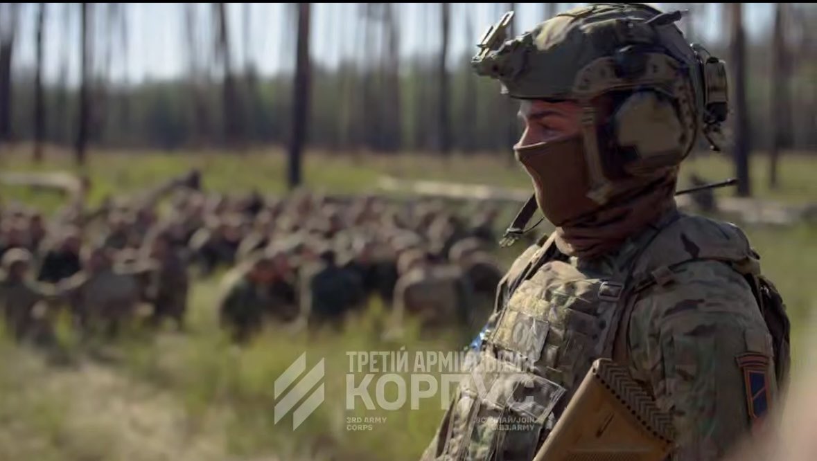 IAPonomarenko's tweet photo. Russian troops surrendered to Ukraine as part of Operation Vivaldi in the northern Donbas. 

About 250 POWs. https://t.co/BXyXZX49WG