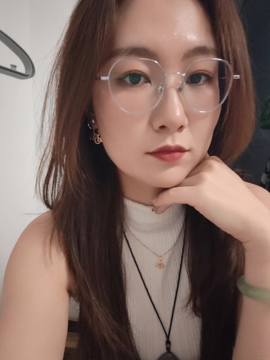 MrInsaneinside's tweet photo. 想看身材我给你， 留言夸我好看，心情好的话可以当你的女菩萨 https://t.co/o7jO3FTZFR