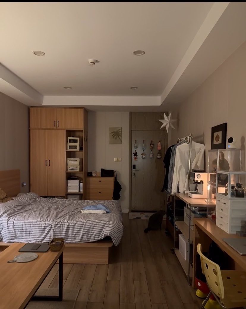 beigecorner97's tweet photo. Bedroomm https://t.co/l5Ixc5Bp6U
