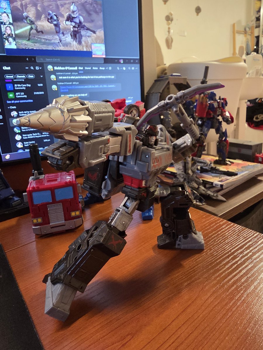alexanderluis's tweet photo. My first Megatron figure upon restarting was part of a fantastic 2 pack https://t.co/aHCqN3Rs2u