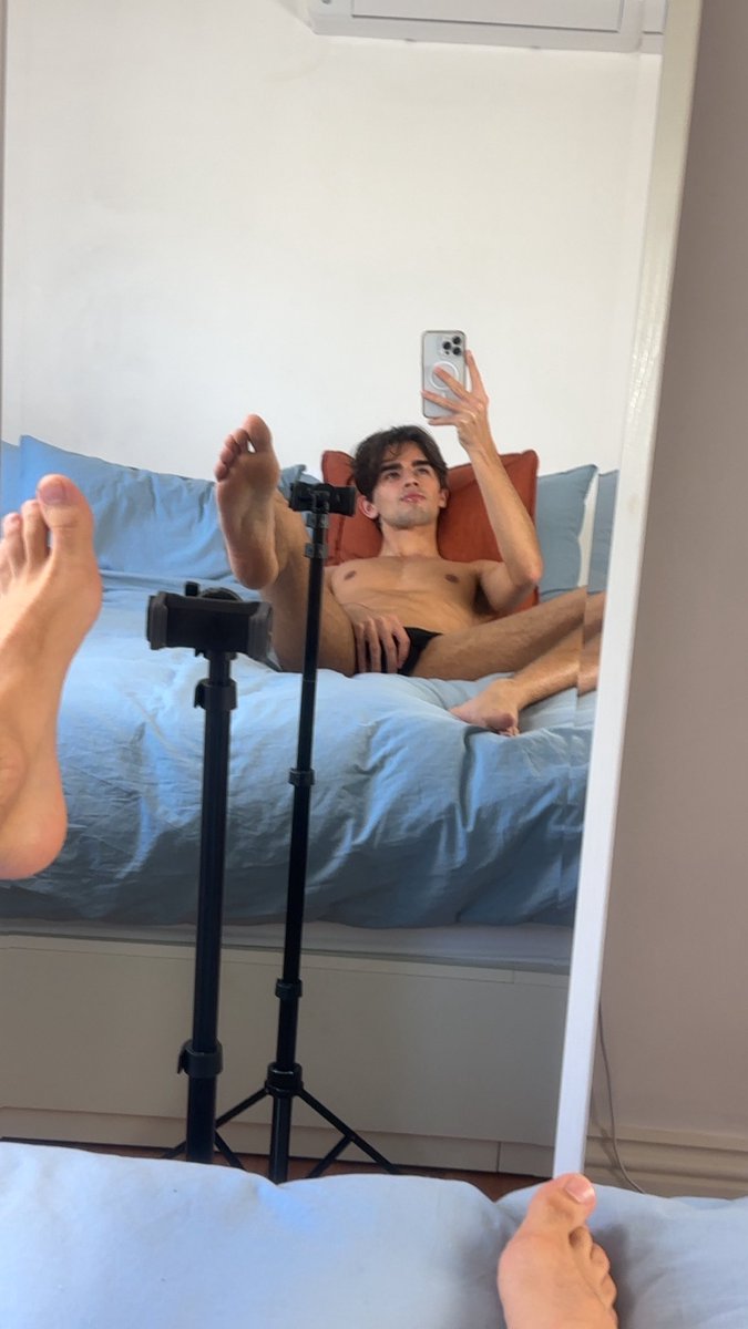 Finndomxx's tweet photo. shall I film ya licking them? https://t.co/rMnejr6Gdi