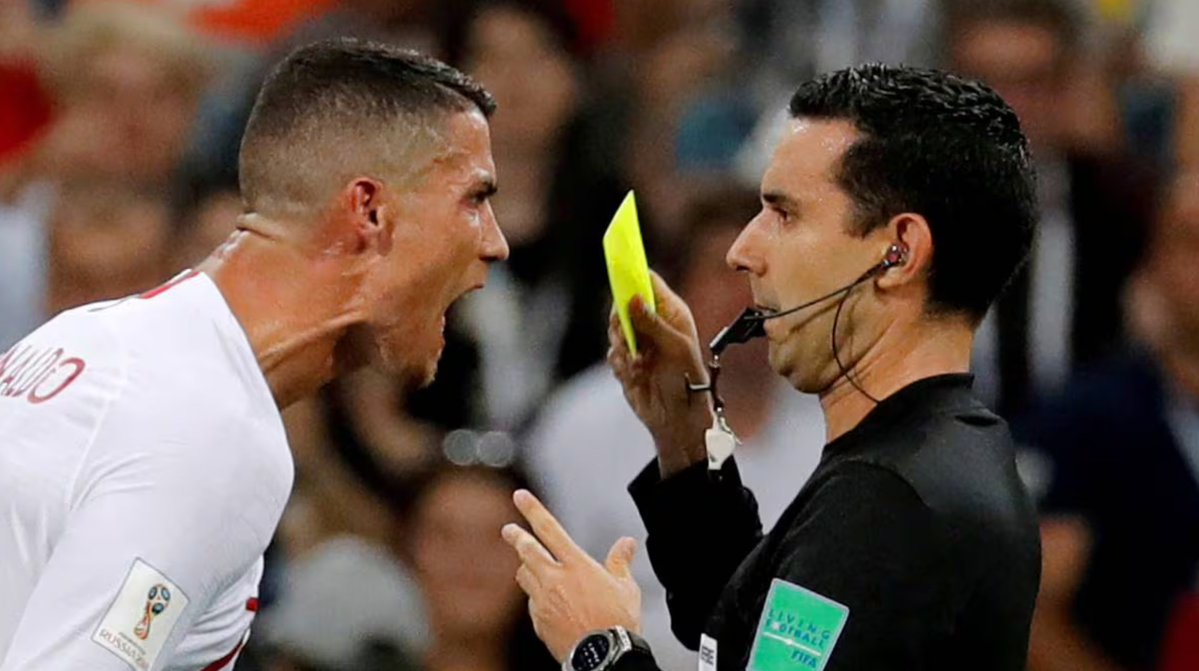 AzaelRuCo's tweet photo. @cantogoles ufff yo recuerdo cuando CR7 le grito y humillo en pleno mundial a un arbitro mexicano y @cantogoles no dijo ni pío, vaya lamentable...es que seguro la MLS es más importante que un mundial jajajajaj https://t.co/Cums6rS535