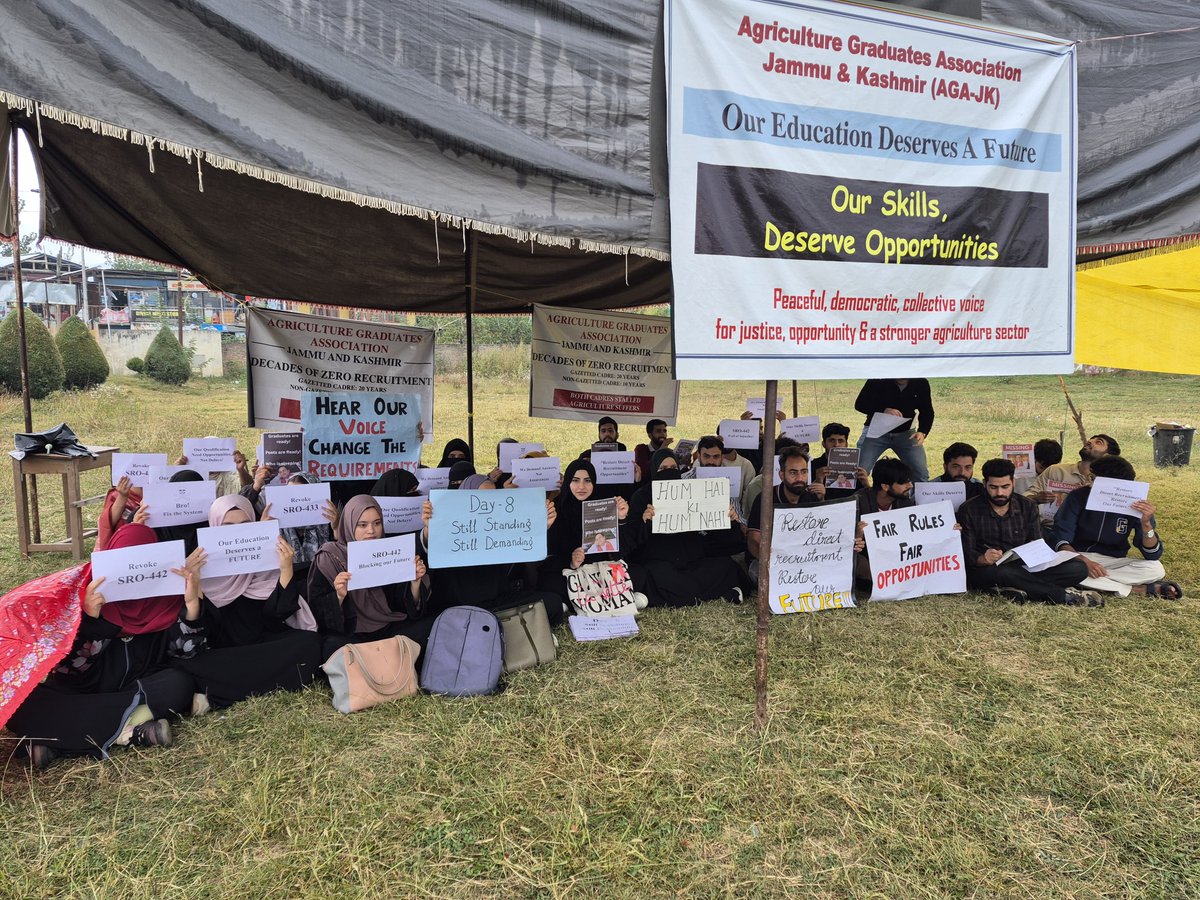 UAGA_JK's tweet photo. DAY 8:  STILL STANDING, STILL FIGHTING.

Eight days of peaceful protest. Eight days of patience, resolve and an unanswered call for justice.
Our demands remain clear. Our resolve remains stronger. We will not step back until our voices are heard.

@JavedDar_NC @JKSTUDENTSASSO @ErSameerYousf @CM_JnK @OfficeOfLGJandK