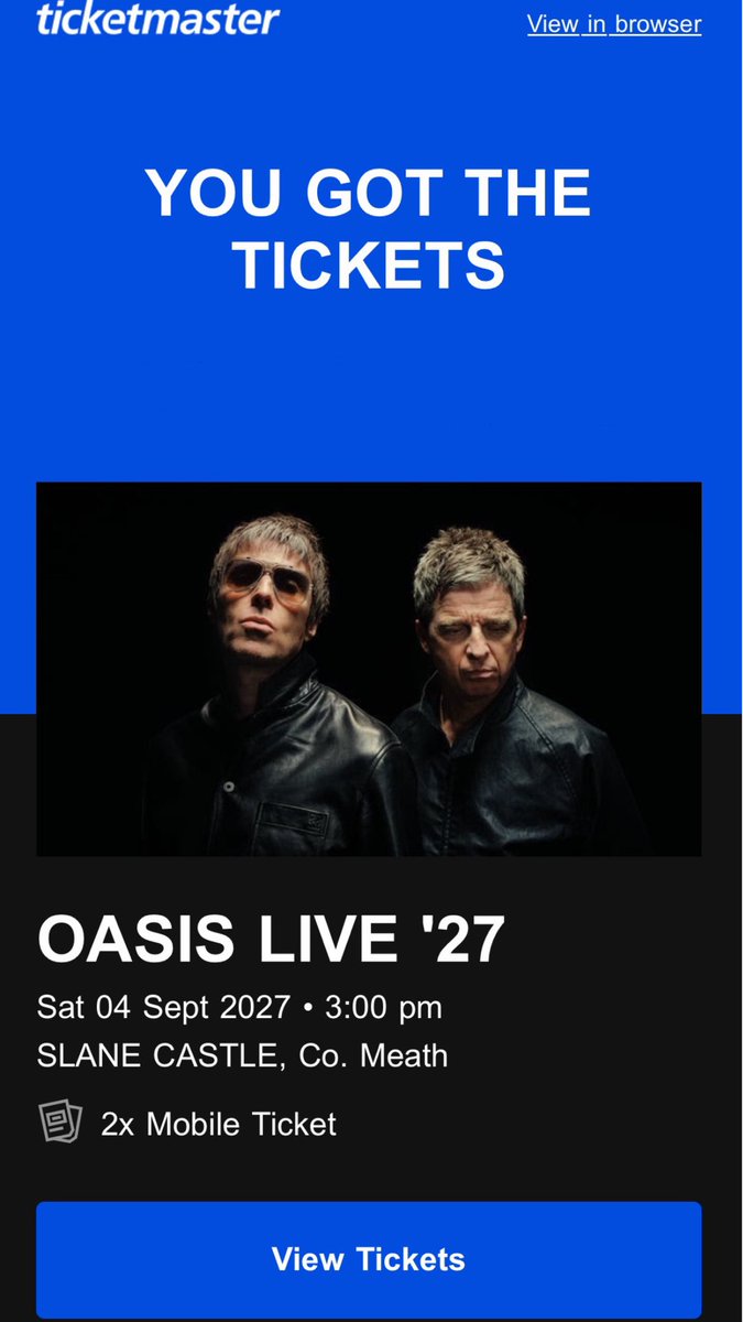 ElenSharon's tweet photo. Honestly offended at how smooth that was. Definitely Maybe going to Slane #oasis27 https://t.co/Z5w0zAjQuF