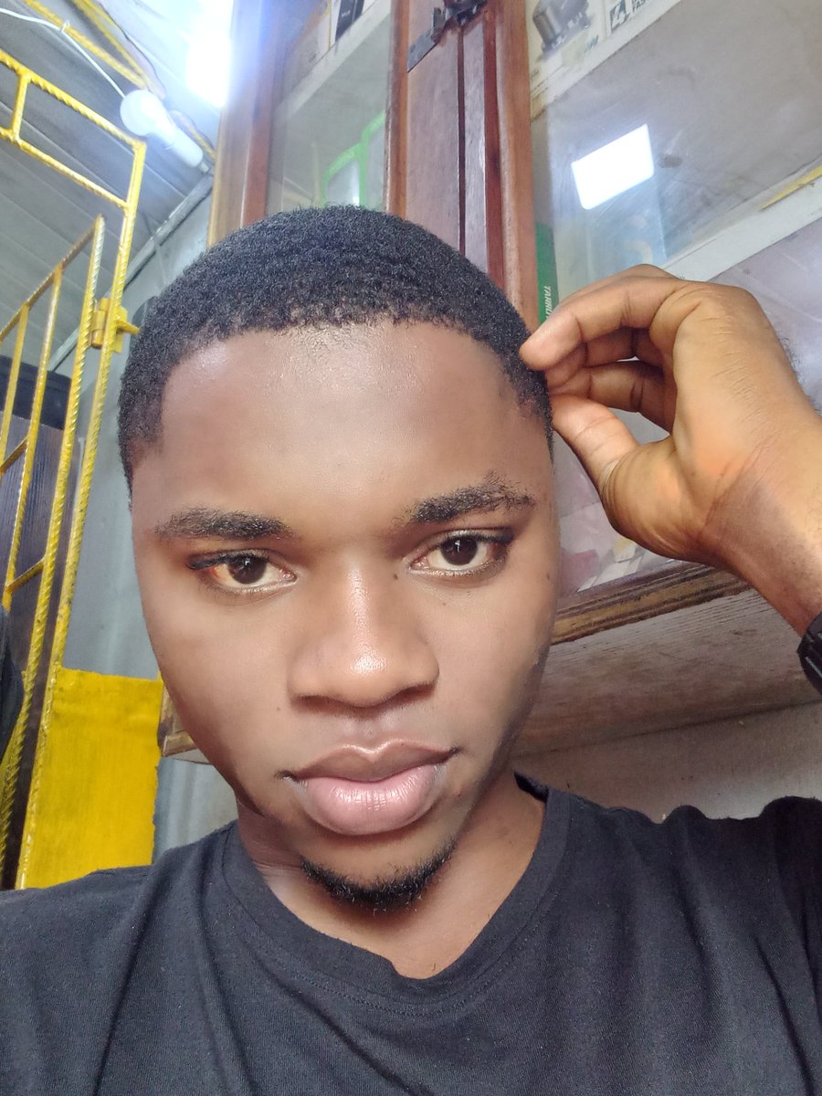 Bossvick36's tweet photo. Any advise for a P00r man like me ? https://t.co/1jt1pUddrd