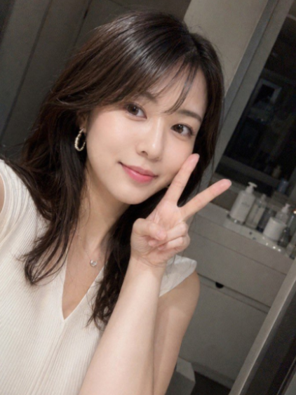 Scoops7181's tweet photo. DM送れる新規さんいますか？

ここで言えないｴﾁ動画を撮ってみたので、
素直に点数つけてほしいな…♡

こんなおばさんのでも見てくれるなら、
「動画」ってDMください🥺

もちろんタダなので、待ってます…💌 https://t.co/BqlUQ82yWe