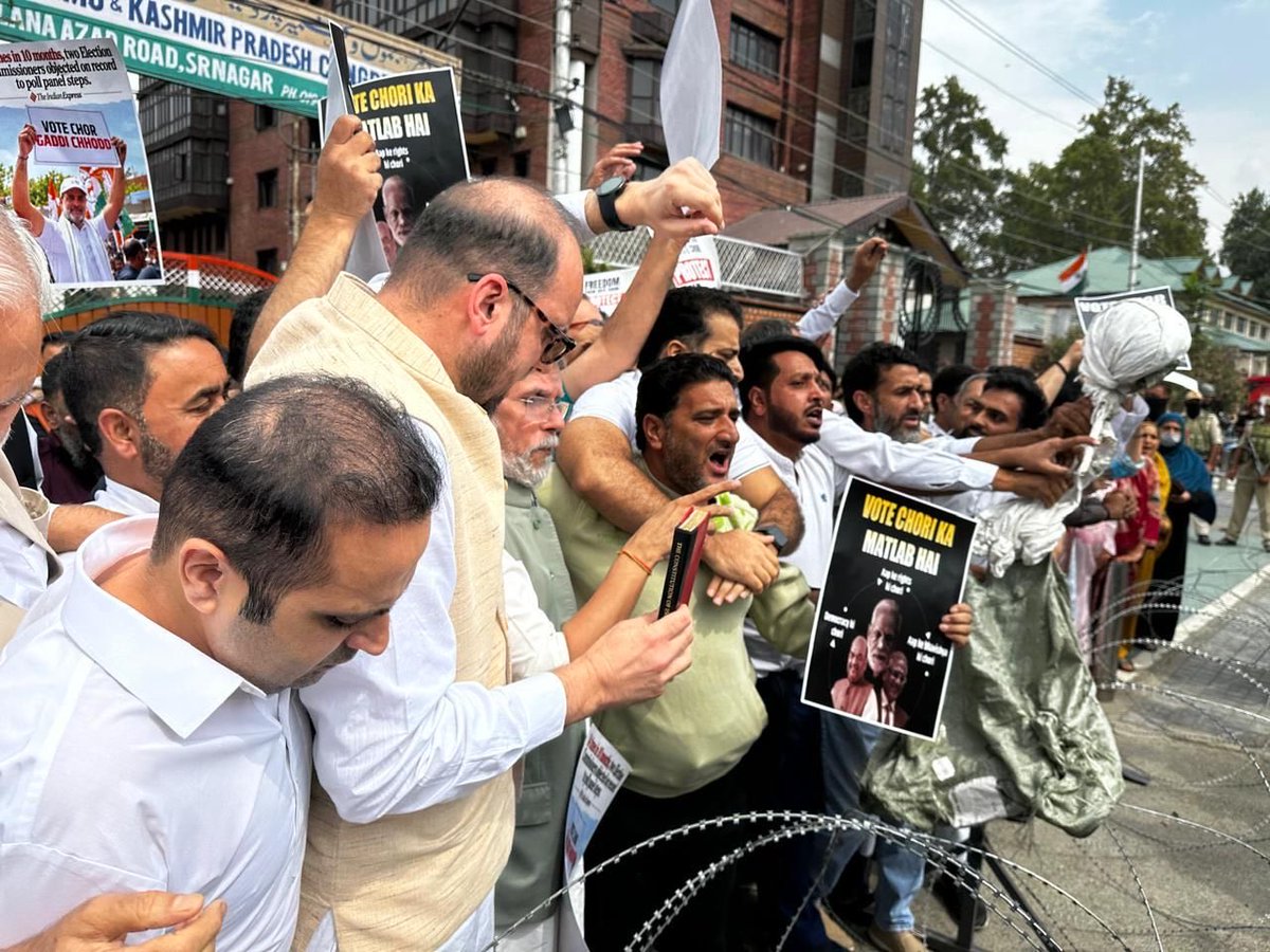 Pawankhera's tweet photo. A heavy police contingent and concertina wires were deployed outside the @INCJammuKashmir office in Srinagar by the LG administration to foil a protest against #VoteChori and the weaponisation of the ECI to favour the BJP.

From Kashmir to Kanyakumari, the same demand is reverberating across India:

The integrity of Indian elections has been destroyed by Gyanesh Kumar Gupta at the behest of the BJP. The ECI is no longer autonomous or independent.

Gyanesh Kumar Gupta should resign and turn approver - or face an independent investigation into his role and responsibility.

Even the police in Kashmir agrees!!! @NasirHussainINC @TariqKarra @iNizamUdDinBhat @miraudil