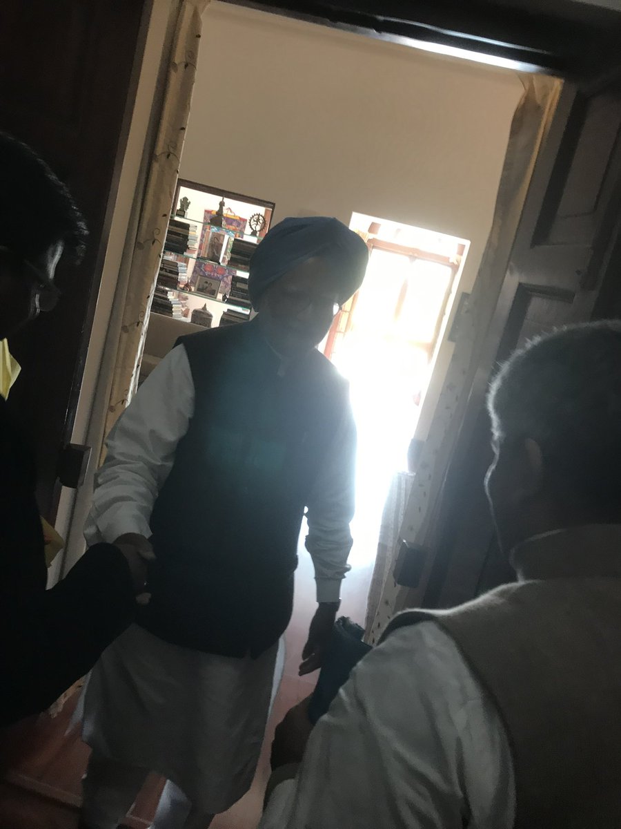 ABRAPOLU's tweet photo. Doctor Saab! Dr #ManmohanSingh ji
Decent Humble Cultured Soul!
On his Birth Date, he used to say with inaccessible smile, “as per school records only, assumed &amp; arrived”
Appreciate @revanth_anumula @TelanganaCMO for nice, grand gesture of installation of statue of this visionary https://t.co/i1stvfxZid
