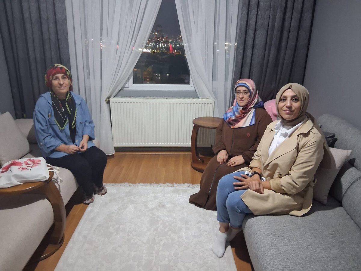 akkadinizmit41's tweet photo. Yönetim kurulu üyelerimiz ve mahalle başkanlarımızla birlikte parti üyelerimizi ziyaret ederek gönül bağlarımızı güçlendirmeye devam ediyoruz.

Ziyaret ettiğimiz hanelerde, partimize üye olmak isteyen vatandaşlarımızın @Akparti üyelik işlemlerini gerçekleştirdik.

@tugbaisikercan 
@AKKADINGM 
@yyaseminozdemir 
@akkadinkocaeli