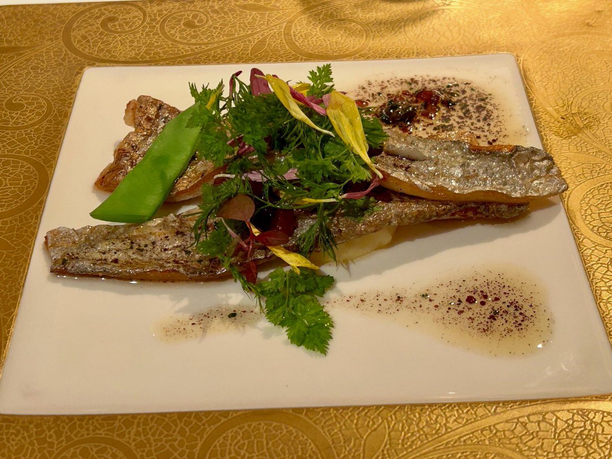 hassila2017's tweet photo. フレンチ🇫🇷にお呼ばれいただきました。
メインはお魚にしました。 https://t.co/vkaiPnhurT