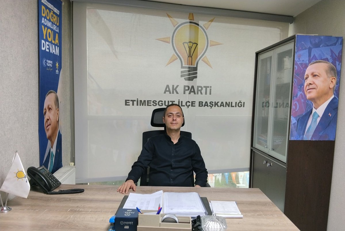 aketimesgut06's tweet photo. Bugün İlçe Başkanlığımızda nöbetçi olan Yönetim Kurulu Üyemiz Sn. Volkan Utku, 10.00–18.00 saatleri arasında hemşehrilerimizin talep, görüş ve önerilerini dinlemek üzere görev başındadır.

📍 AK Parti Etimesgut İlçe Başkanlığı
Kazım Karabekir Mah. İstasyon Cad. No: 55/7, Etimesgut/ANKARA
📞 0 (312) 245 48 00
#Etimesgut #AKParti #AKPartiEtimesgut