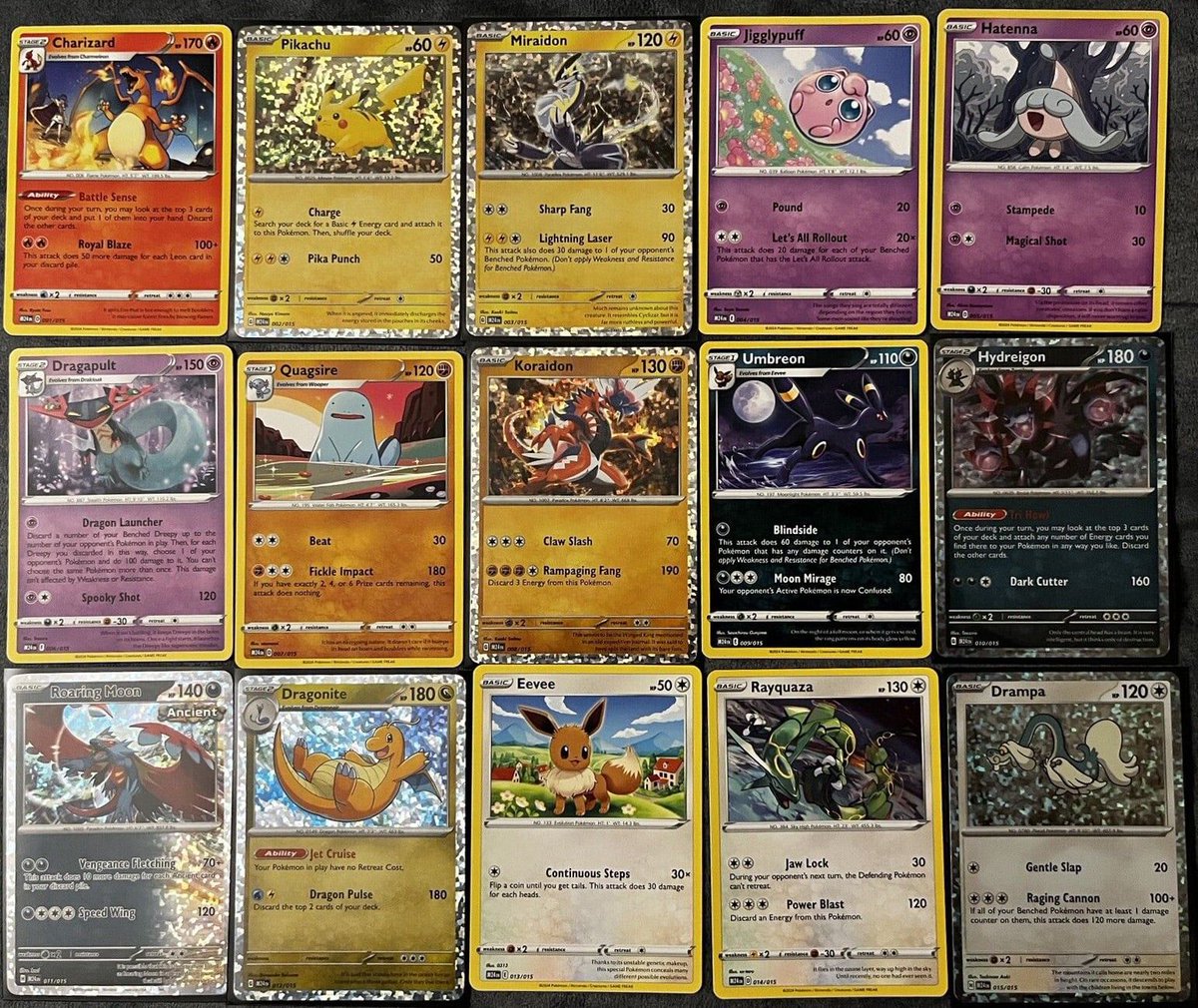 RofertoTCG's tweet photo. 🍔¡Tendremos colección 2026 de McDonald's!

Cada Happy Meal incluirá un sobre. La colección tendrá 15 cartas.

Habrá que llegar a noviembre en déficit calórico para compensar las pokécalorías. https://t.co/9Y9AebyvNl