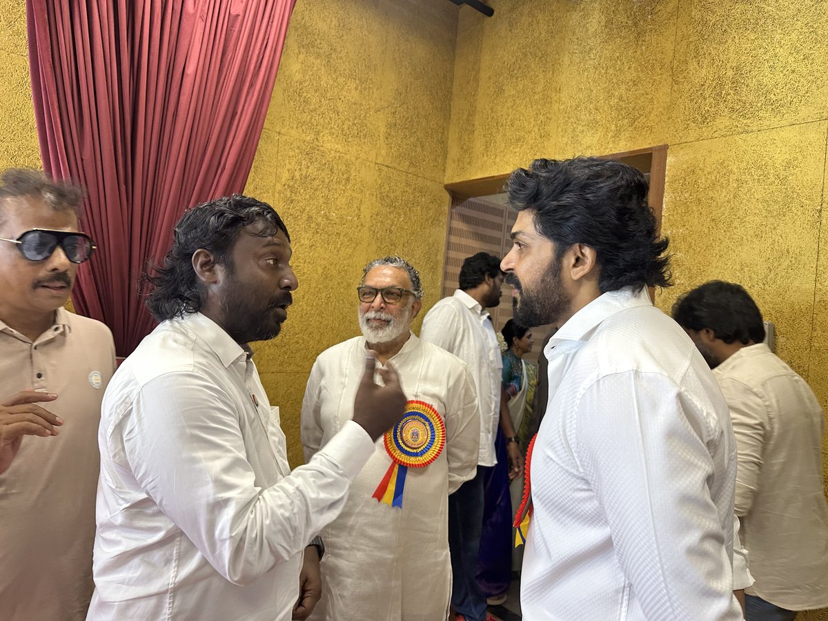 siaaprnews's tweet photo. The South Indian Artistes Association
70th Annual General Body Meeting!
Stills.
#NadigarSangam #ns #siaa
#actornasser #Vishal #Karthi #PoochiSMurugan
#karunaas
#johnsoncinepro https://t.co/7PUbgBWX8O