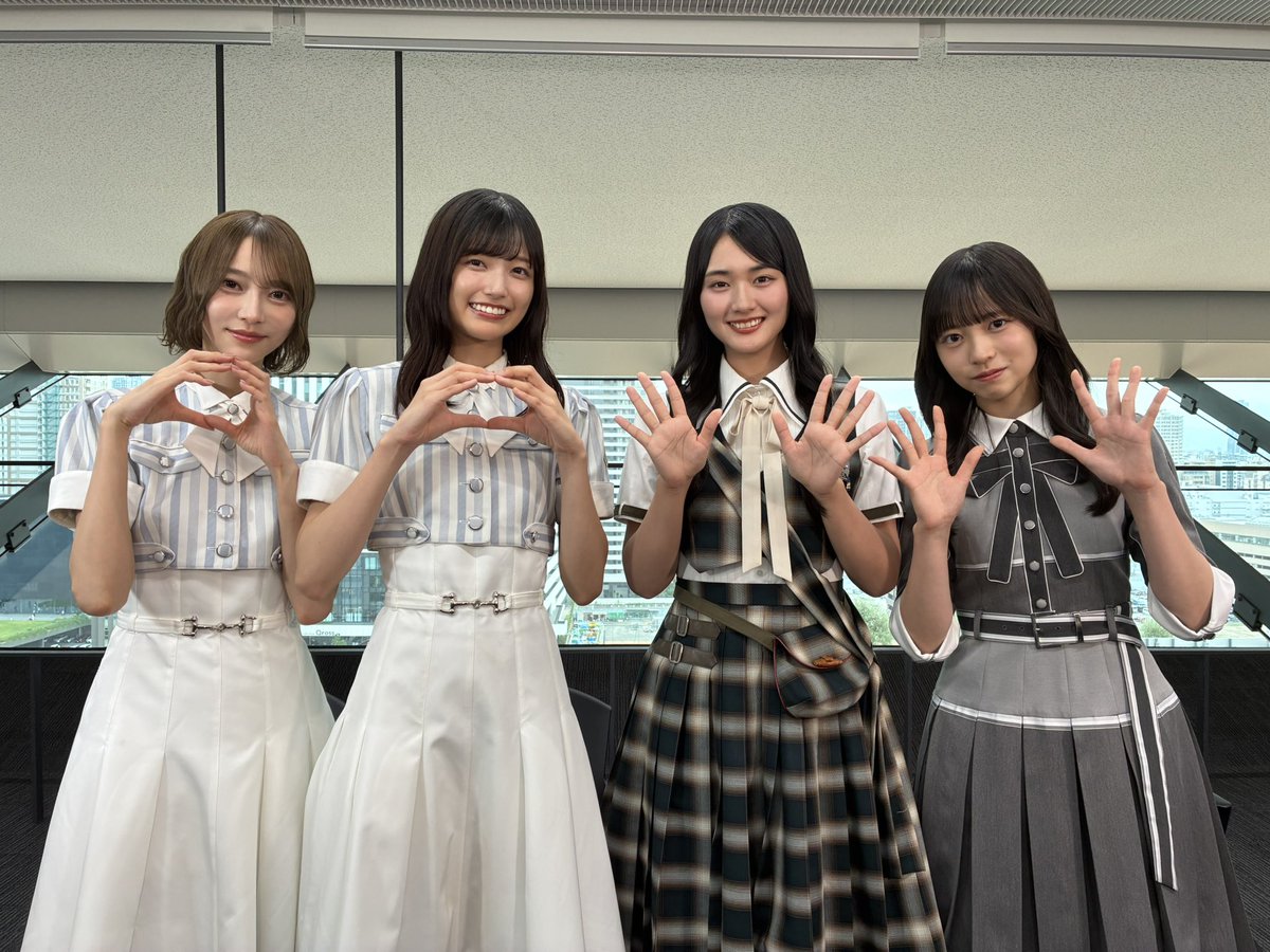 ohaasaofficial's tweet photo. /／
　　エンタメいろいろ︎
  💬 #おは朝 芸能コーナー
\＼

▷▷▷ 9月29日(火)🎀🪽

3つの坂道へと繋がる
新しいグループ「 #青葉坂46」 の
オーディションキャンペーンで
#弓木奈於 さん( #乃木坂46 )❤️
#五百城茉央 さん( #乃木坂46 )🩵
 #山﨑天 さん( #櫻坂46) 🤍
 #正源司陽子 さん( #日向坂46) 🧡の
4人がおは朝にコメントをくれました〜📺

関西出身の4人にオーディションの裏話や
このメンバーでしかできないことなど
盛りだくさんでお届け⭐️〰️🎶

おはやっほー！のポーズもしてくれました📸💥

あしたも情報満載！！お楽しみに✩.*˚

#綾瀬はるか #ファーストサマーウイカ
#松本穂香
#岡田准一 #小八重葵美
#KAZUHA (#LE_SSERAFIM)
#横浜流星 #KisMyFt2 #キスマイ

※生放送のため変更の可能性があります。
 
#おはよう朝日です