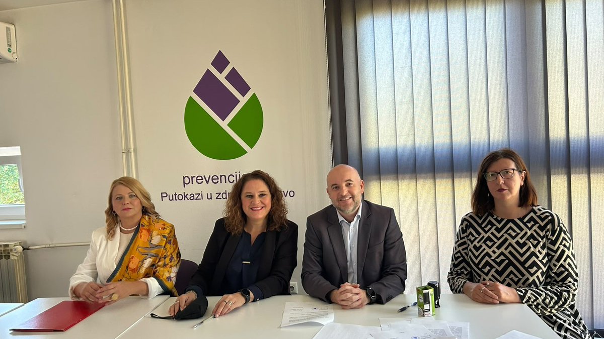 vladafederacije's tweet photo. ✅ @fmon_gov : Potpisan ugovor za promociju Strategije za prevenciju ovisnosti u Federaciji BiH 2025–2035.

Više na 🔗 https://t.co/TgXXmaUWUn

#VladaFederacijeBiH #VladaFBiH #FMON #PrevencijaOvisnosti #Strategija #DjecaIMladi #Obrazovanje #Prevencija https://t.co/yJQKIkeOEQ