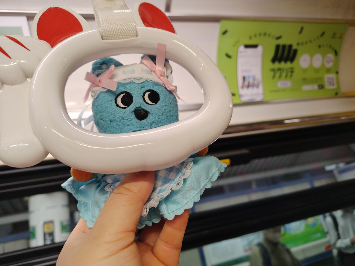 milkymintsheart's tweet photo. 『まねきねこでんしゃにのったもこ』
仕事帰りの世田谷線(いつもとはルート変えてみた)は招き猫電車でした😊 #東急世田谷線 #招き猫電車 #もころん #一家に一匹もころんを https://t.co/93iEXZJupk