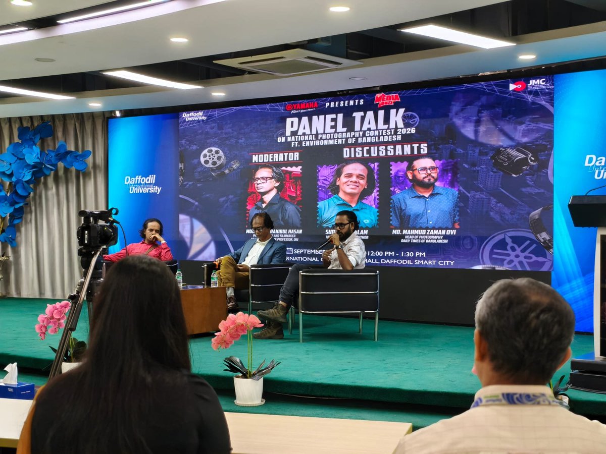VoiceofTimevof's tweet photo. JMC Media Buzz has started with a very welcoming mediabuz photograhy panel discussion

 @MoJoJamil sir.
#jmcmediabuzz #buzzing #jmconlinemojo https://t.co/AGRYP40IBi