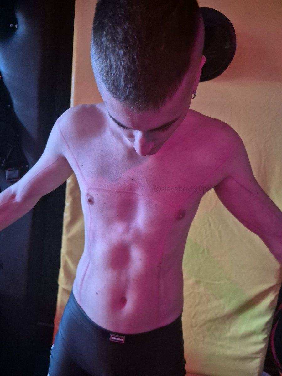 slaveboy99tpe's tweet photo. First time trying the vacuum cube.
How it started vs How it ended 😈

#rubber #kink #twink #fetish #slave https://t.co/kJweJbmcAB